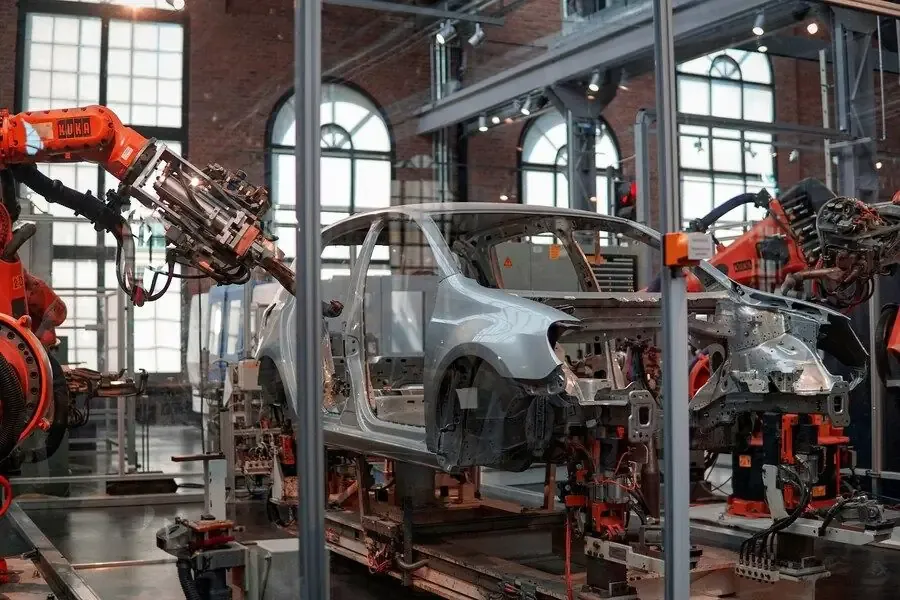 ¿Qué es la maquinaria de automoción y para qué se utiliza?